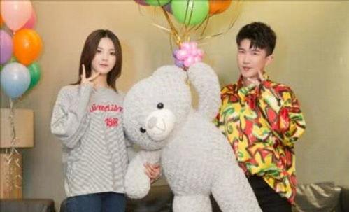 吃瓜娱乐背景图片